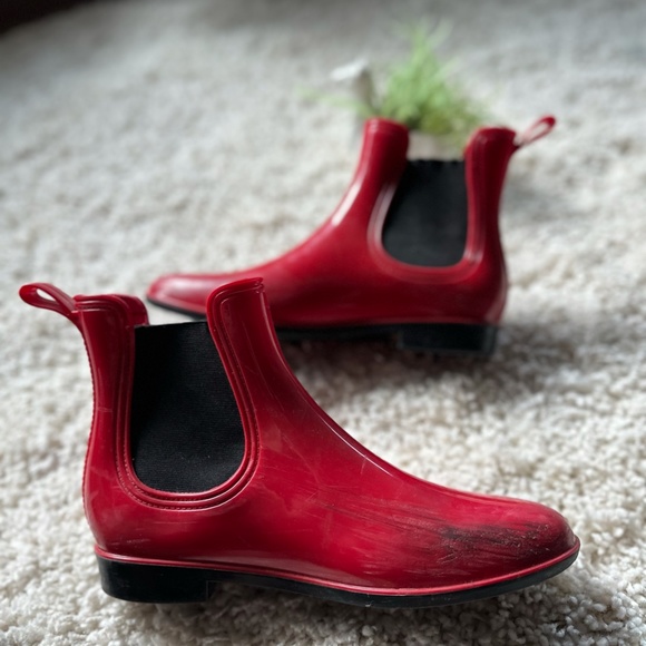 Red Rubber cute rain boot like retro popart bright ankle length boots. S… - Picture 4 of 5